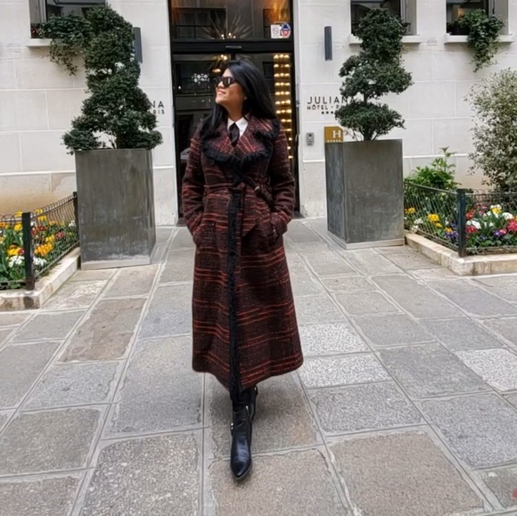 Meet the Posher - Picture 1 of 1